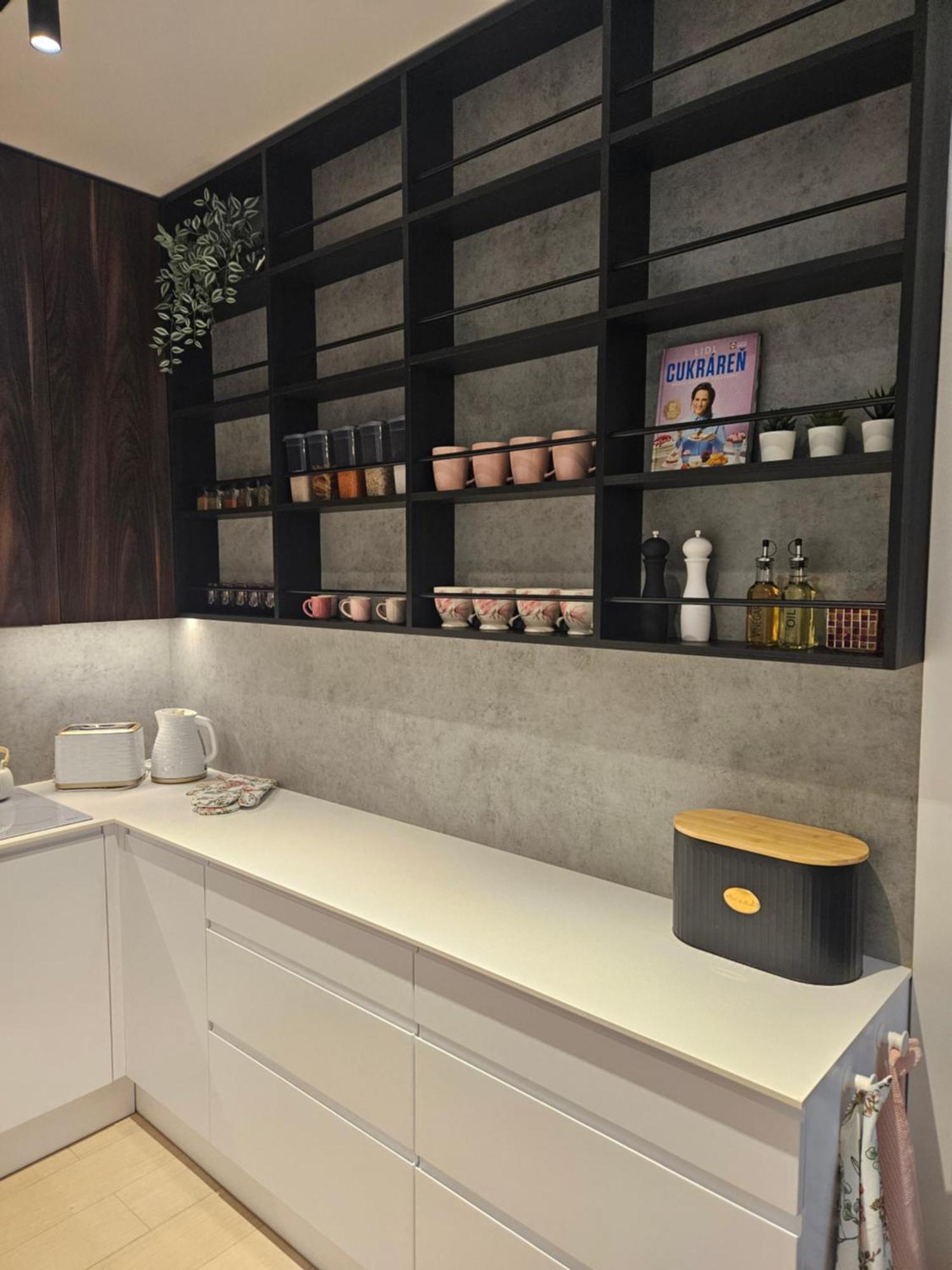 Rose Luxury Apartment & 24H Self Check-In With Private Parking بانْشكا بيشتريتْسا المظهر الخارجي الصورة